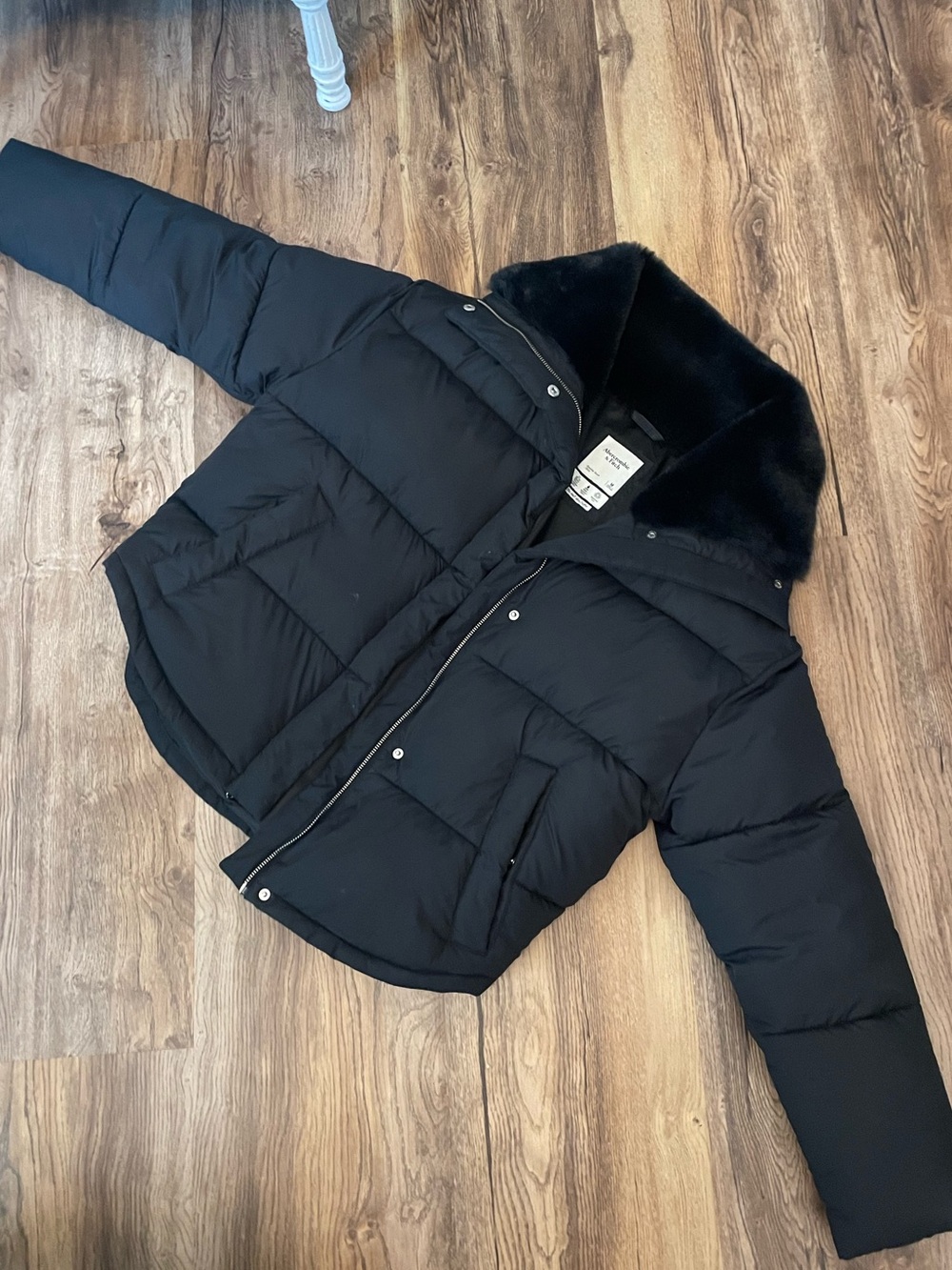 Abercrombie & Fitch Black Puffy Jacket with Plush Collar